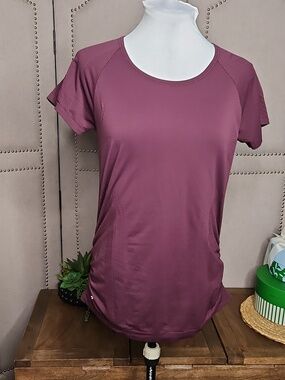 Athleta Speedlight Tee Wine Burgandy